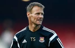 Teddy Sheringham sends a message to the #EMCFAMILY
